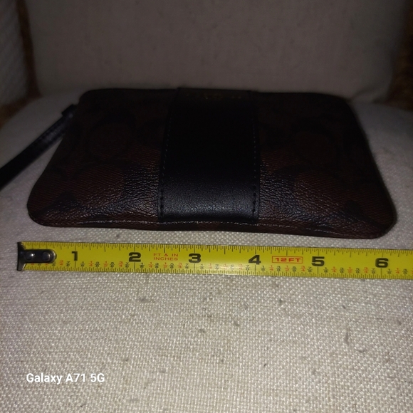 Coach NWT Signature Dark Khaki and Black Wristlet Wallet - Picture 10 of 11